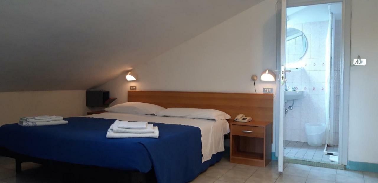 Hotel Vera Riccione Zimmer foto